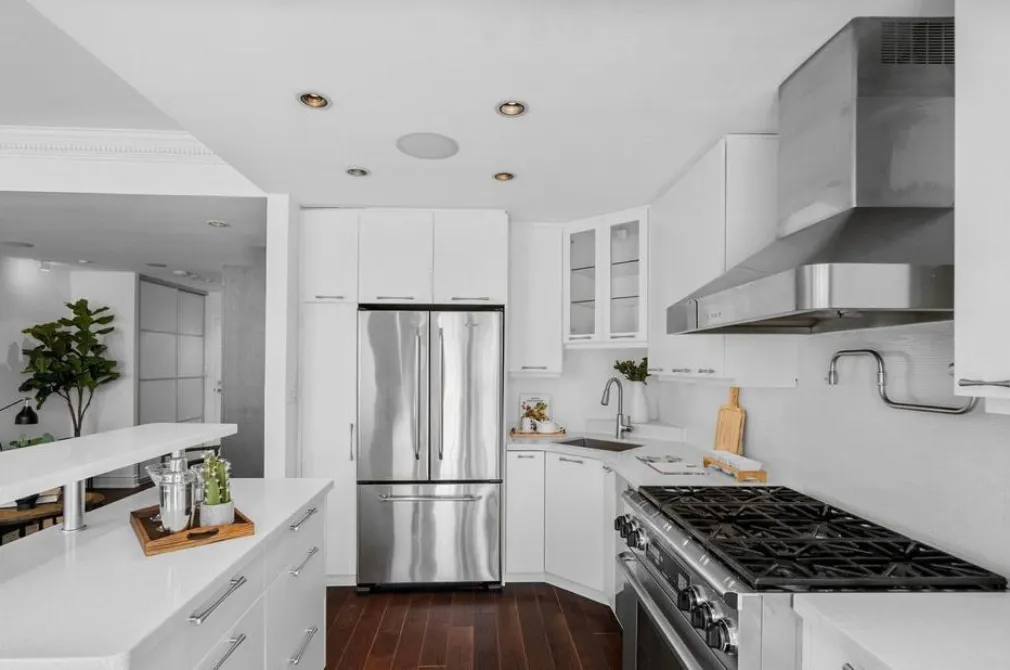 cabinet painting services