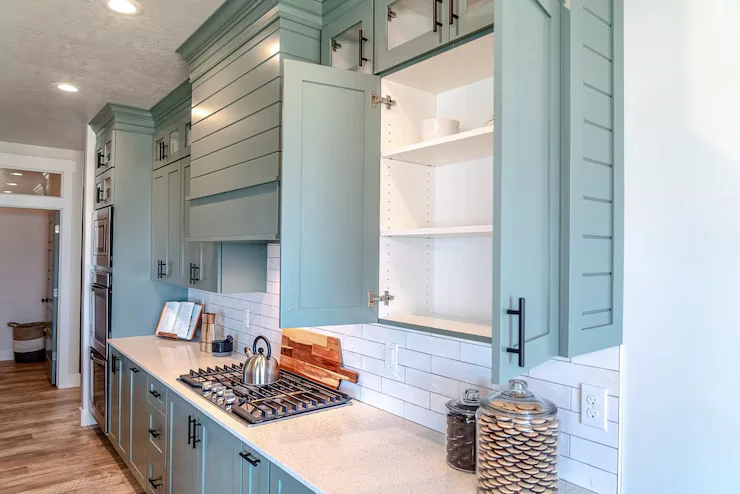 painting kitchen cabinetry